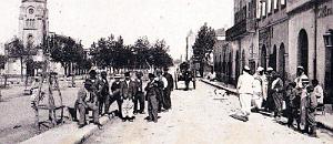 1637- Relizane - Rue des Marches2 et l'Eglise